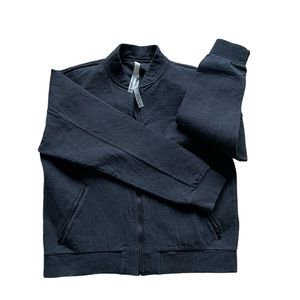 ARITZIA The Constant Della Bomber Active Jacket Size L